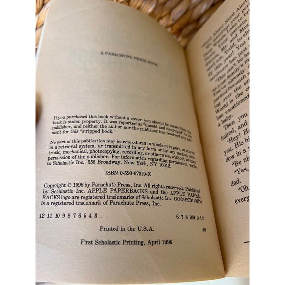 Give yourself Goosebumps Book 5 - Picture 5 of 7